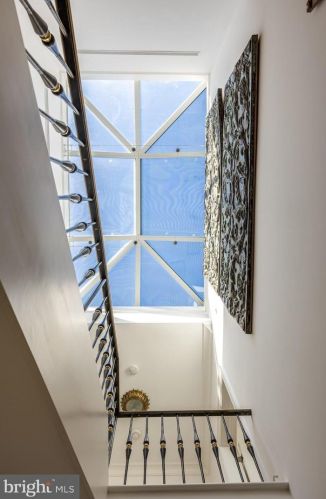 3210 R St, Washington DC  20024-3419 exterior