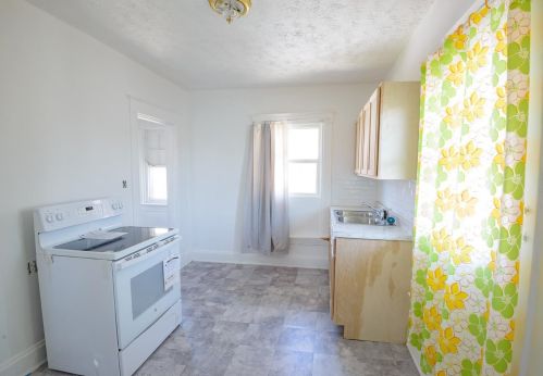 1762 Galbraith Rd, Cincinnati OH 45239-4029 exterior