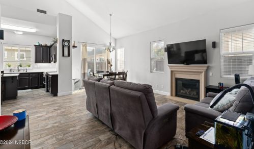 1632 Chianti Ln, Santa Maria CA  93458-6325 exterior