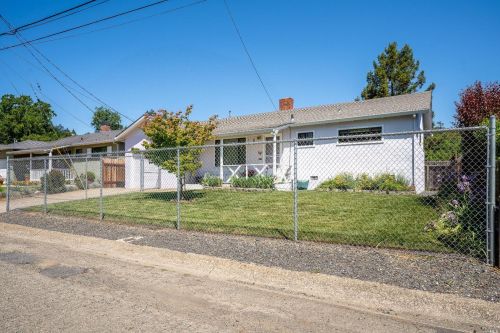 660 Hawthorne Ln, Willits CA  95490-3321 exterior