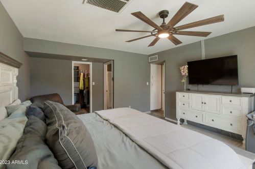 5525 Turquoise Ave, Glendale AZ 85302-1037 exterior