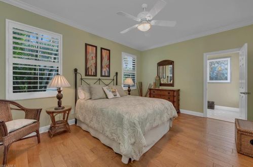5059 Cerromar Dr, Naples FL  34112-7922 exterior