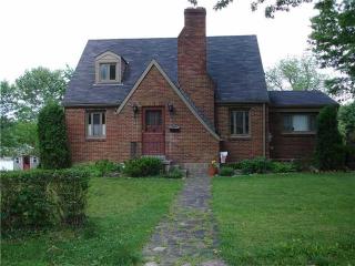 21 Crystal Dr, Oakmont, PA 15139-1001