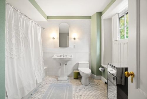 28 Chestnut St, Boston MA  exterior