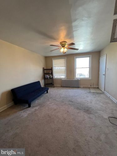 86 Galveston St, Washington, DC 20032-1943