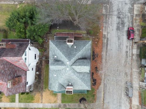 725 10th Ave, Whitaker PA  15120-1922 exterior