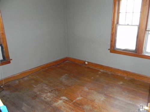 8 Lockwood Ln, Norwalk CT  06851-5818 exterior