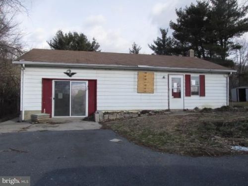 7386 Wertzville Rd, Carlisle PA  17015-9032 exterior