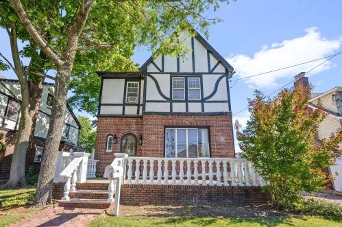 434 Cedarhurst Ave, Cedarhurst, NY 11516-1215