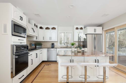 7 Quantuck Bay Ln, West Hampton Beach, NY 11978-1600