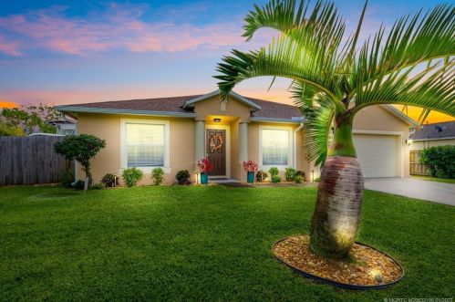 2761 Oakner St, Fort Pierce, FL 34953-5860
