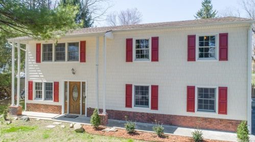 3129 Lexington Ave, Mohegan Lake, NY 10547-1664