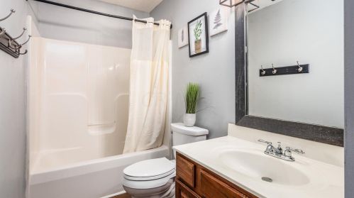 21 Buckeye Blvd, Pataskala OH  43062-8465 exterior