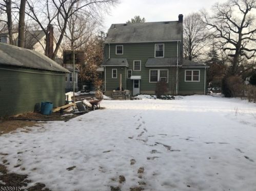 150 Grove St, Montclair, NJ 07042-4011
