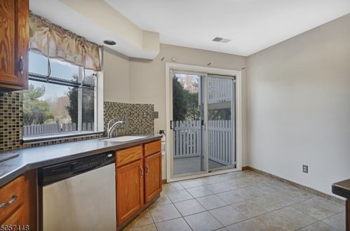 2 Brigade Ct, Bedminster NJ  07921-1838 exterior