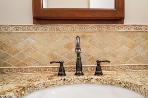 16 Dodd Ter, Verona NJ  07044-1718 exterior