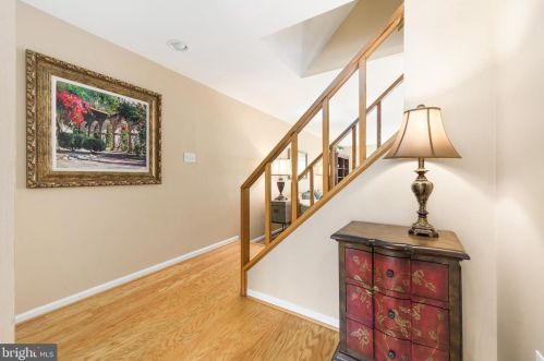 516 Foxwood Ln, Paoli, PA 19301-2009