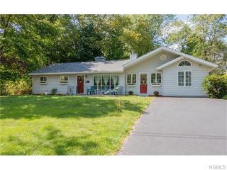 15 Crotty Ct, Monroe, NY 10950-1502