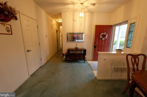 603 Gray Fox Ln, Glen Mills, PA 19342-2245