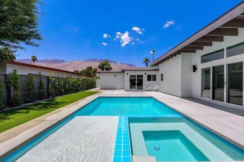 530 Calle Marcus, Palm Springs CA  92262-6147 exterior