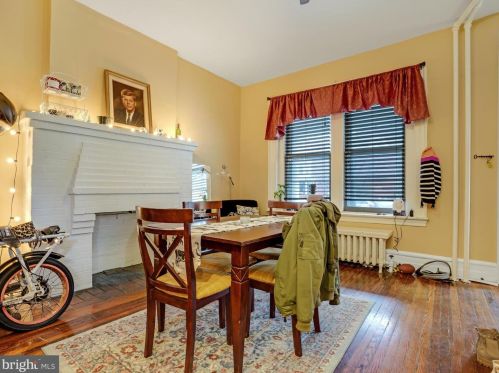 365 College Ave, Lancaster PA 17603-3319 exterior