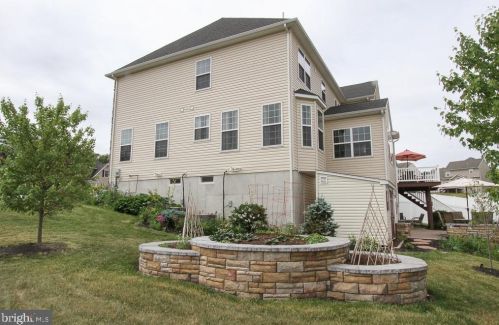 1954 Canyon Creek Rd, Gilbertsville PA  19525-7003 exterior