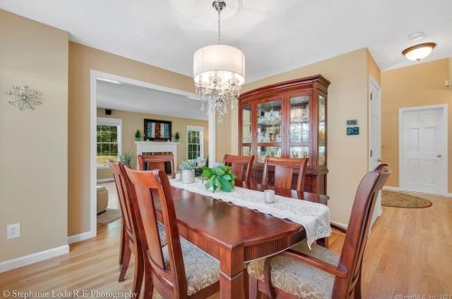 812 Pleasant St, Southington CT  06489-2015 exterior