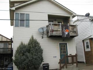 12401 Farinacci Ct, Cleveland, OH 44106-2313