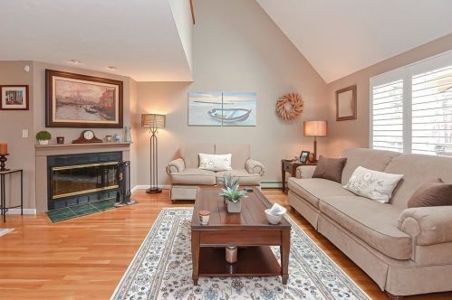 15 Robinson Ct, Mansfield, MA 02048-1750