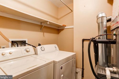 6290 Spg Knl Dr, Harrisburg PA 17111-6883 exterior