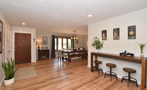 5801 Glen Flora Dr, Greendale, WI 53129-1515