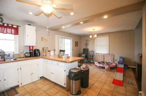 160 Highland Ave, Cumberland, RI 02864-7533