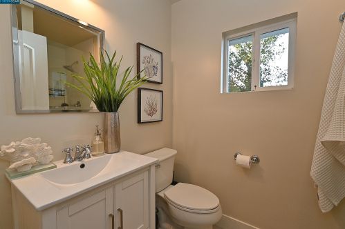 122 El Toyonal, Orinda CA  94563-2133 exterior