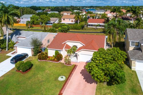 9854 Goldenrod Dr, Boynton Beach, FL 33437-3606