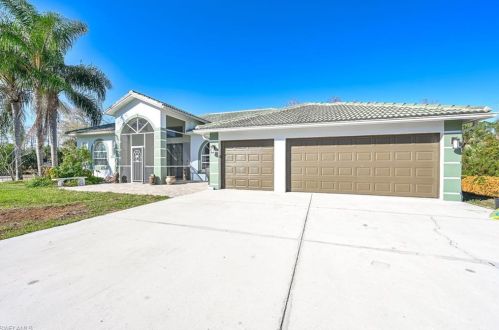 2391 35th Ave, Naples, FL 34120-7508