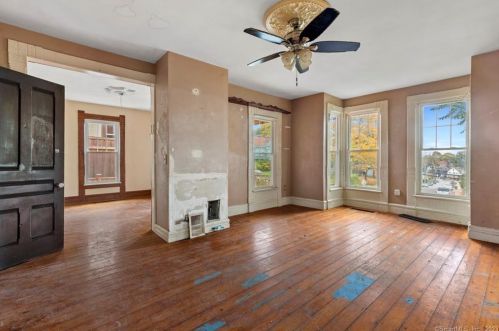 77 Vauxhall St, United States Coast Guard Ac CT  06320-5333 exterior