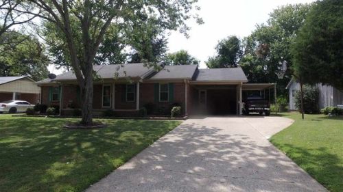 147 Magnolia Dr, Dyersburg, TN 38024-5223