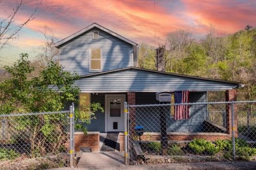 24 Paxico Ave, Pittsburgh, PA 15235-1034