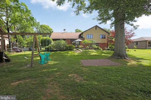 1404 Southwind Way, Dresher PA  19025-1026 exterior