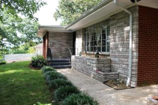 2813 Thomas Dr, Maryville, TN 37804-2562