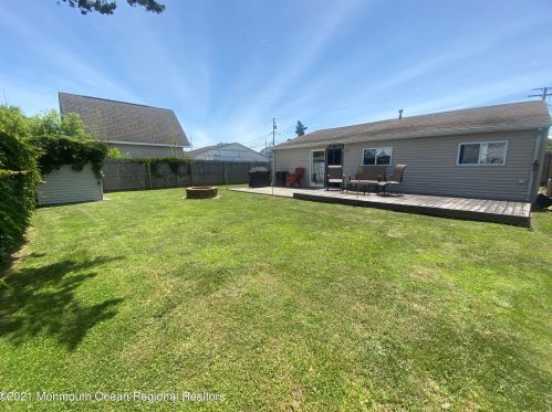 1504 Tamiami Rd, Lacey NJ  08731-5041 exterior