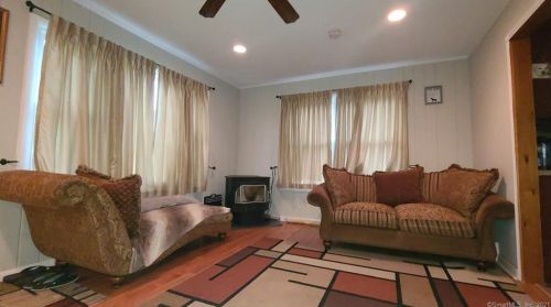 4 5th St, Danbury CT  06810-5704 exterior