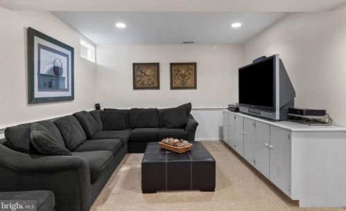 1583 Candace Ln, Yardley PA 19067-4484 exterior