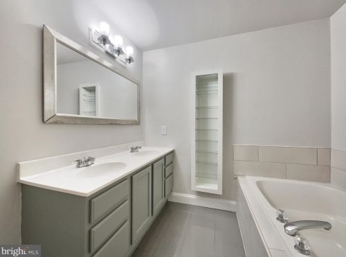 5765 Rhode Island Dr, Woodbridge VA  22193-3830 exterior