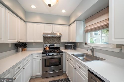 101 Providence Ct, Harleysville PA  19438-3621 exterior