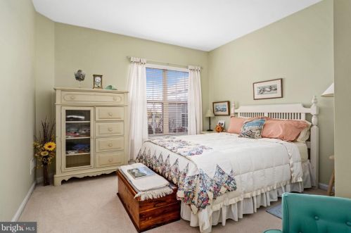 49 Falcon Ct, Trenton NJ 08690-2466 exterior