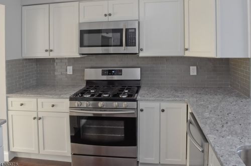 8 Kevin Rd, Lincoln Park NJ  07035-2117 exterior