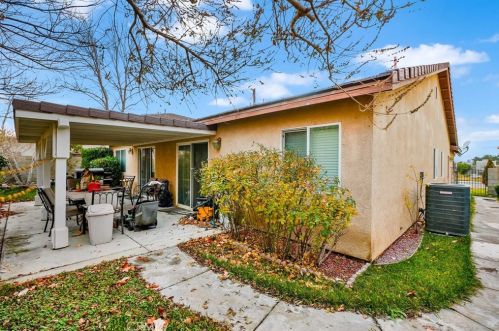 45558 Ruth Ct, Lancaster, CA 93535-2266