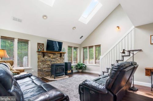 1009 Willow St, Southampton PA  18966-3435 exterior