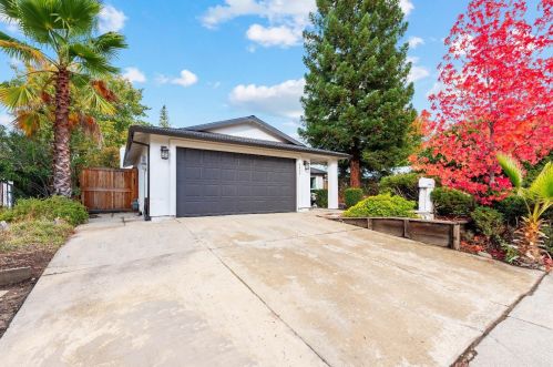 8435 Ahrentzen Ct, Citrus Heights CA  95610-2724 exterior